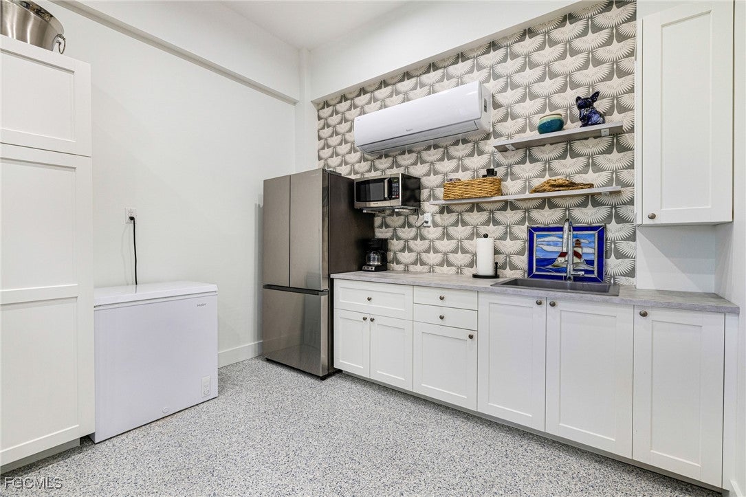 Bokeelia, Florida, 33922, United States, 4 Bedrooms Bedrooms, ,2 BathroomsBathrooms,Residential,Active,1992253