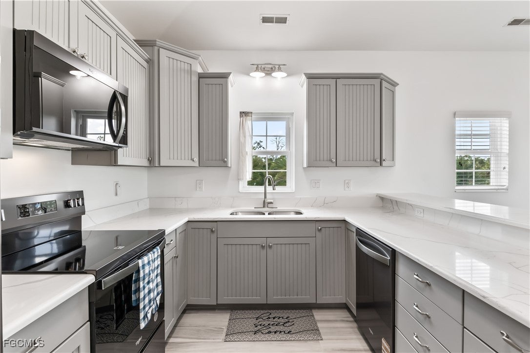 Punta Gorda, Florida, 33955, United States, 2 Bedrooms Bedrooms, ,4 BathroomsBathrooms,Residential,Active,1894224