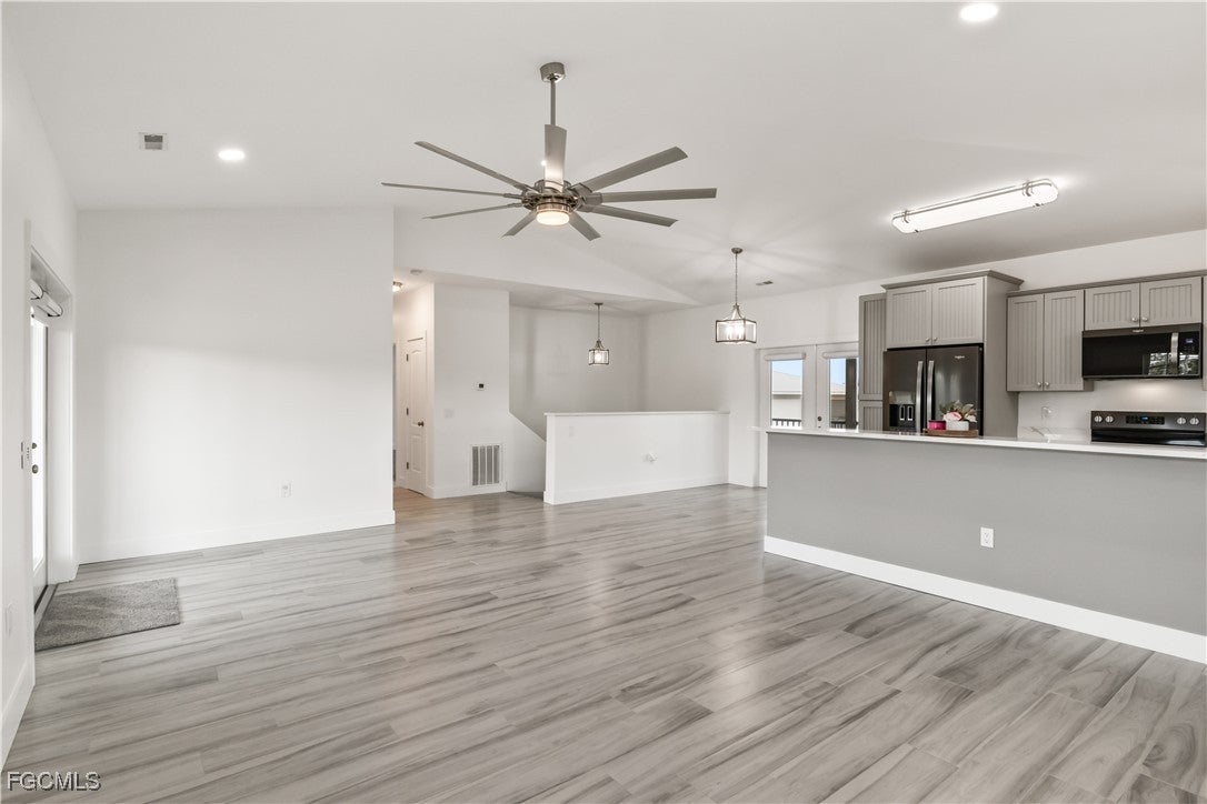 Punta Gorda, Florida, 33955, United States, 2 Bedrooms Bedrooms, ,4 BathroomsBathrooms,Residential,Active,1894224