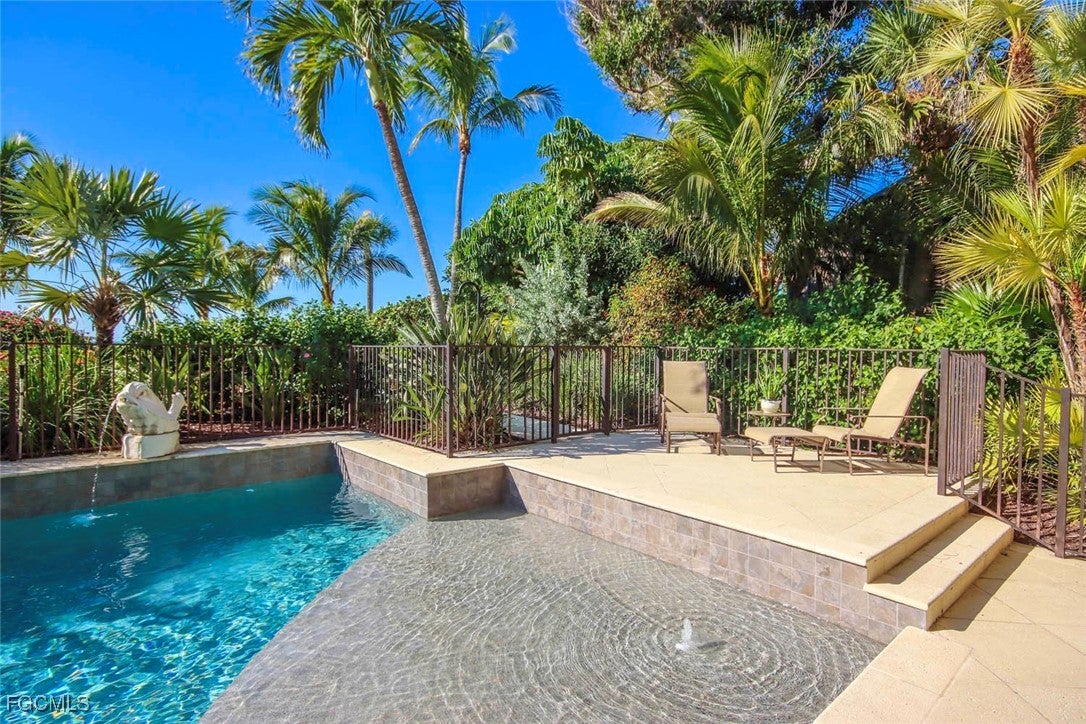 Sanibel, Florida, 33957, United States, 4 Bedrooms Bedrooms, ,5 BathroomsBathrooms,Residential,Active,2003562