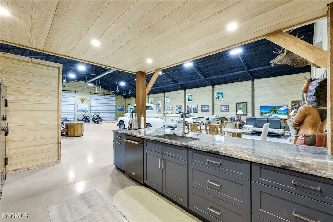 Alva, Florida, 33920, United States, 1 Bedroom Bedrooms, ,1 BathroomBathrooms,Residential,Active,1936413