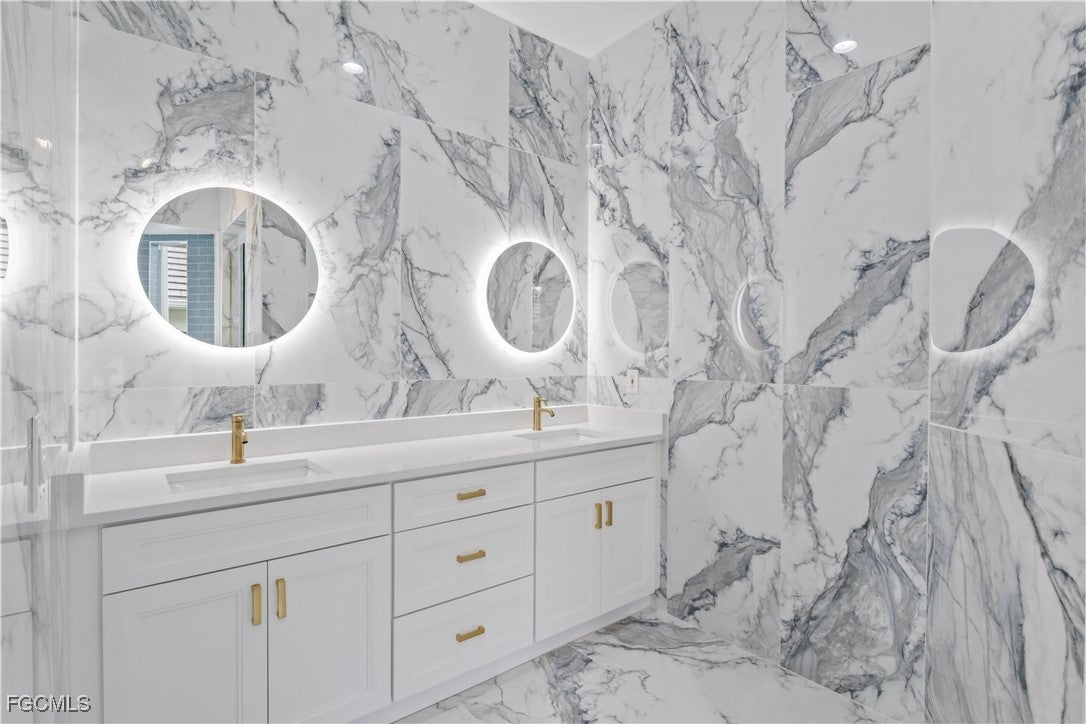 Cape Coral, Florida, 33991, United States, 4 Bedrooms Bedrooms, ,5 BathroomsBathrooms,Residential,Active,1944264