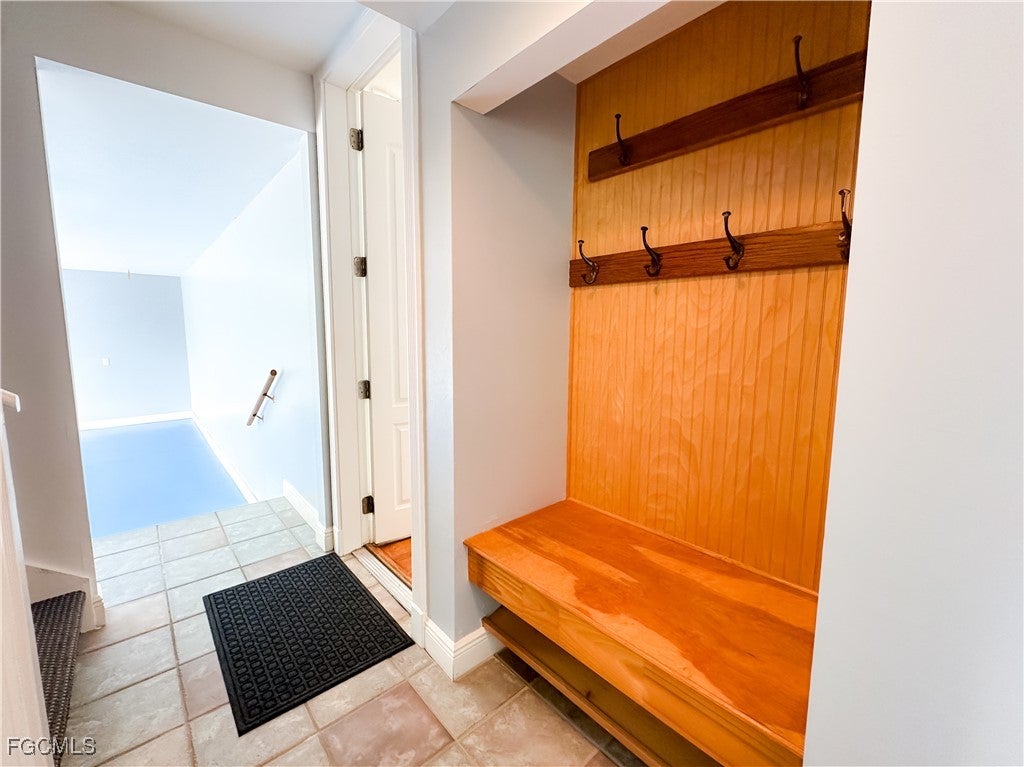 Alva, Florida, 33920, United States, 5 Bedrooms Bedrooms, ,5 BathroomsBathrooms,Residential,Active,1988720