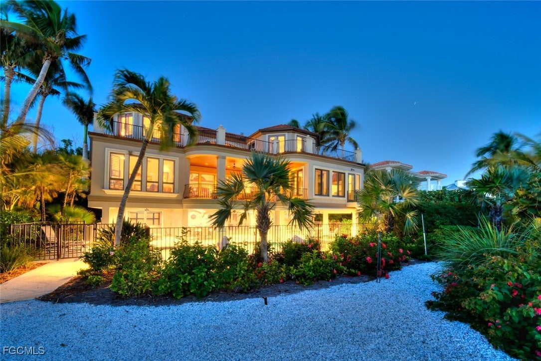 Sanibel, Florida, 33957, United States, 4 Bedrooms Bedrooms, ,5 BathroomsBathrooms,Residential,Active,2003562
