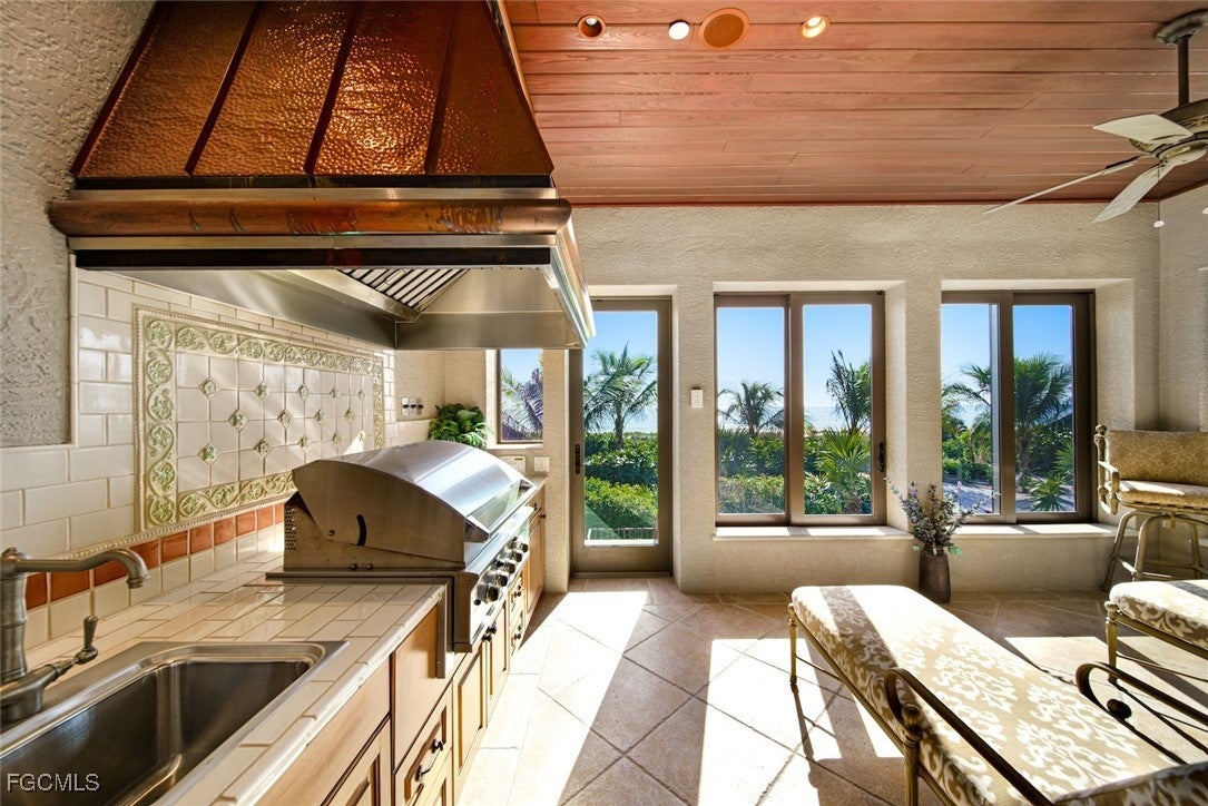 Sanibel, Florida, 33957, United States, 4 Bedrooms Bedrooms, ,5 BathroomsBathrooms,Residential,Active,2003562