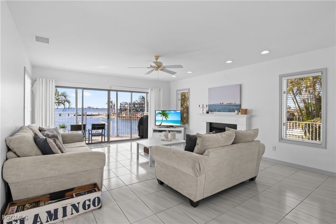 Cape Coral, Florida, 33904, United States, 4 Bedrooms Bedrooms, ,3 BathroomsBathrooms,Residential,Active,1945195