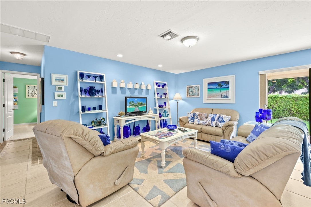 Fort Myers, Florida, 33919, United States, 5 Bedrooms Bedrooms, ,6 BathroomsBathrooms,Residential,Active,2011884