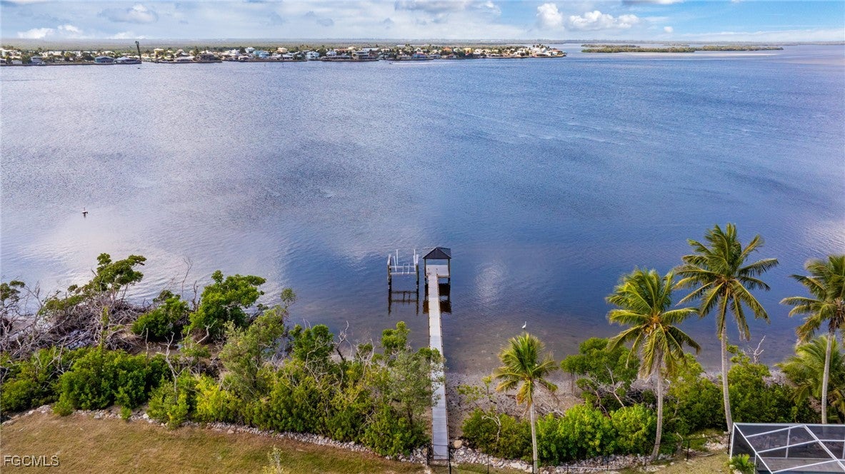 Matlacha, Florida, 33993, United States, 5 Bedrooms Bedrooms, ,5 BathroomsBathrooms,Residential,Active,2007225