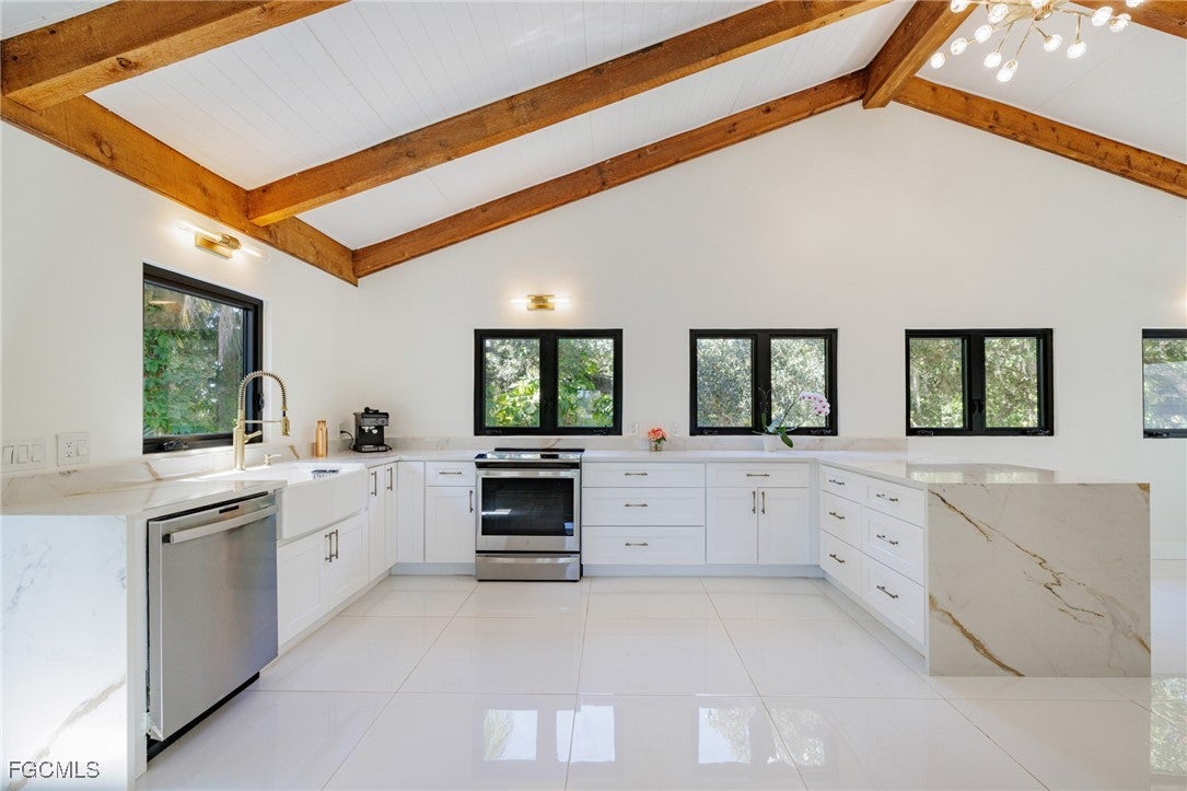 Alva, Florida, 33920, United States, 6 Bedrooms Bedrooms, ,4 BathroomsBathrooms,Residential,Active,2010171