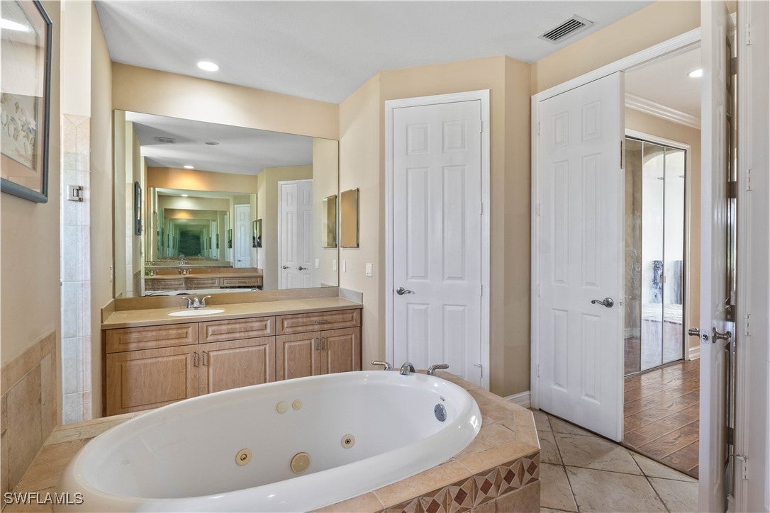 Cape Coral, Florida, 33914, United States, ,4 BathroomsBathrooms,Residential,Active,1825071