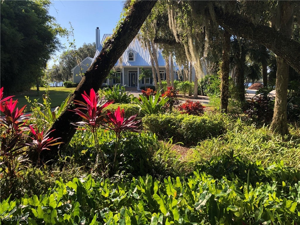 Alva, Florida, 33920, United States, 5 Bedrooms Bedrooms, ,5 BathroomsBathrooms,Residential,Active,1988720