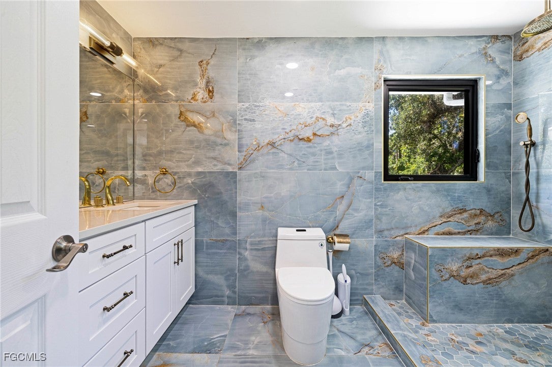 Alva, Florida, 33920, United States, 6 Bedrooms Bedrooms, ,4 BathroomsBathrooms,Residential,Active,2010171