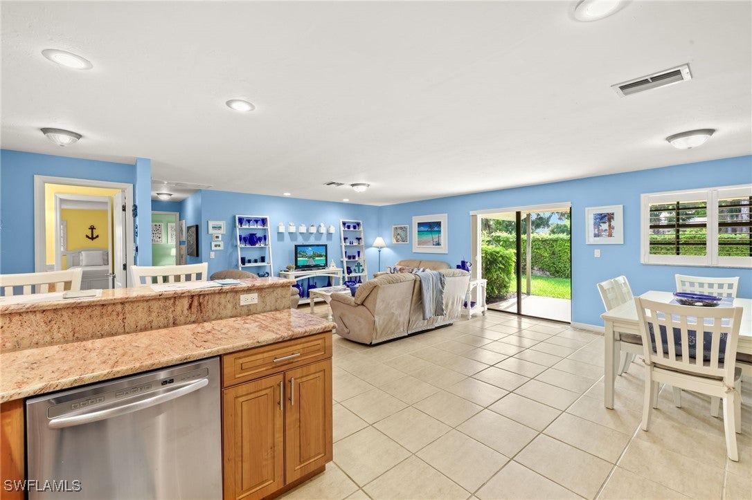 Fort Myers, Florida, 33919, United States, 5 Bedrooms Bedrooms, ,6 BathroomsBathrooms,Residential,Active,1973317