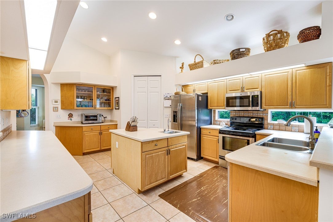 Alva, Florida, 33920, United States, ,3 BathroomsBathrooms,Residential,Active,1894197