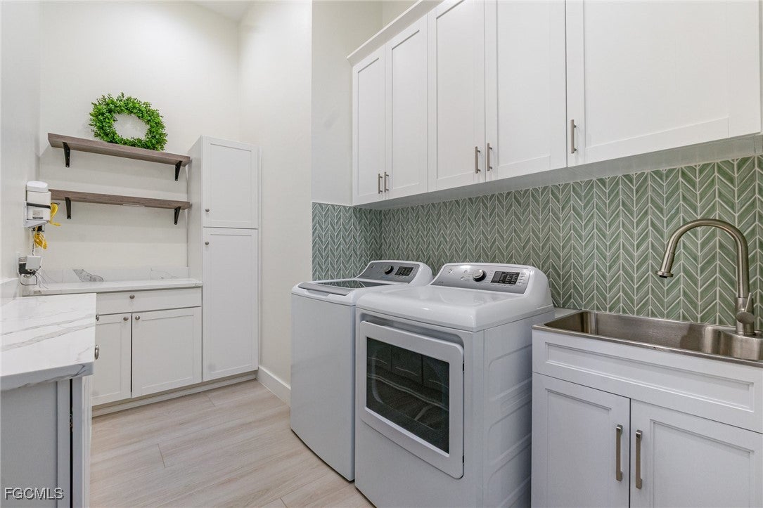 Cape Coral, Florida, 33993, United States, 5 Bedrooms Bedrooms, ,5 BathroomsBathrooms,Residential,Active,1989762