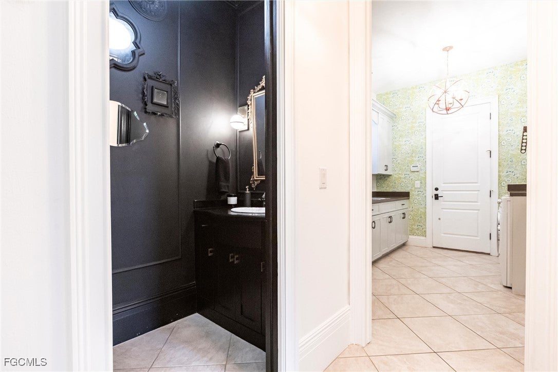 Fort Myers, Florida, 33905, United States, 3 Bedrooms Bedrooms, ,4 BathroomsBathrooms,Residential,Active,1969769