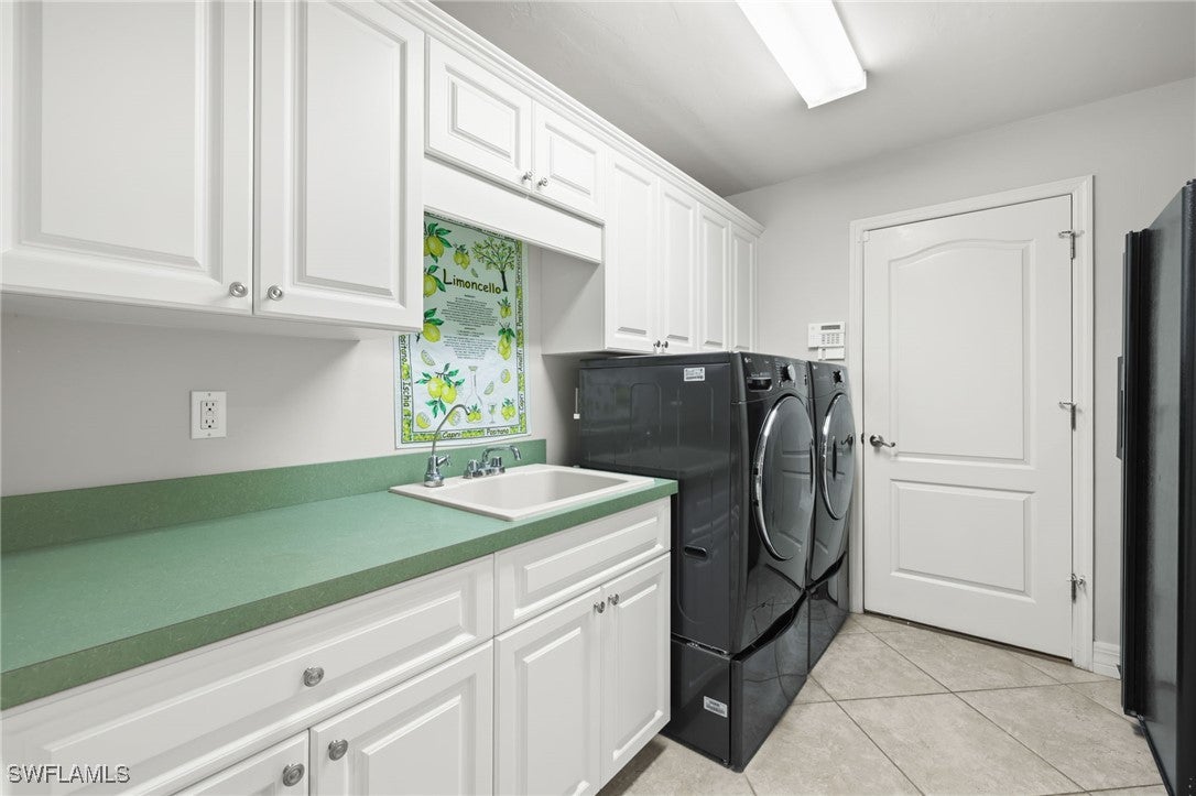 Fort Myers, Florida, 33919, United States, 5 Bedrooms Bedrooms, ,6 BathroomsBathrooms,Residential,Active,1973317