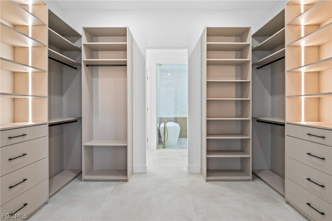 Cape Coral, Florida, 33991, United States, 6 Bedrooms Bedrooms, ,7 BathroomsBathrooms,Residential,Active,2018184