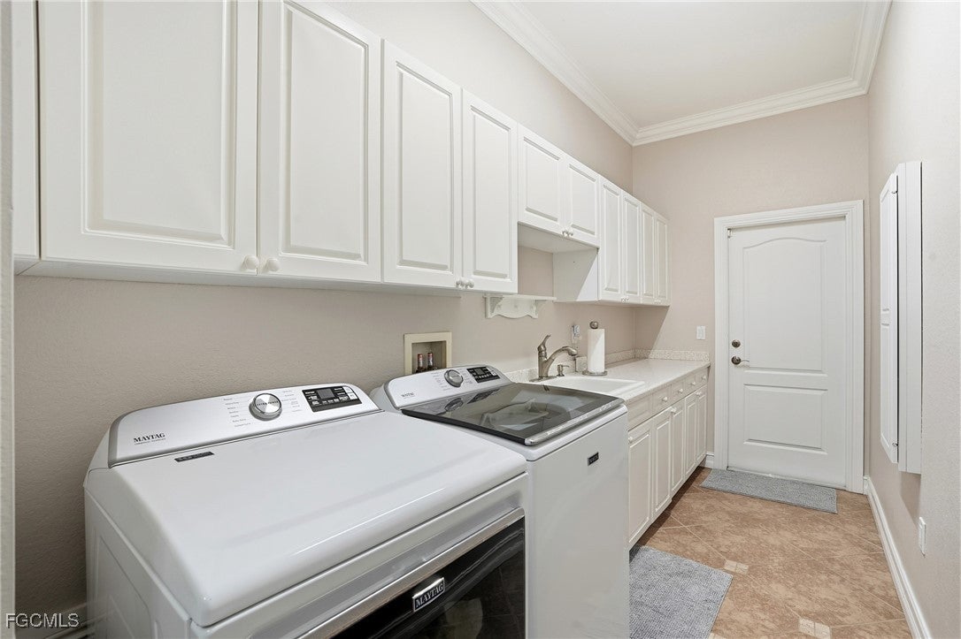 Fort Myers, Florida, 33912, United States, 4 Bedrooms Bedrooms, ,4 BathroomsBathrooms,Residential,Active,1964491