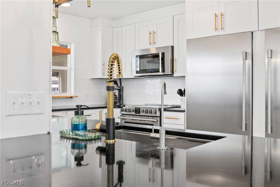 Cape Coral, Florida, 33904, United States, 4 Bedrooms Bedrooms, ,3 BathroomsBathrooms,Residential,Active,2018176