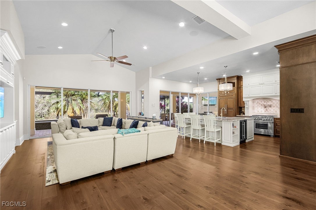 Fort Myers, Florida, 33905, United States, 3 Bedrooms Bedrooms, ,3 BathroomsBathrooms,Residential,Active,1964286