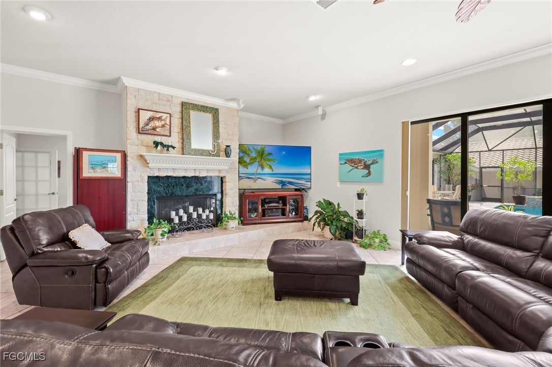 Fort Myers, Florida, 33919, United States, 5 Bedrooms Bedrooms, ,6 BathroomsBathrooms,Residential,Active,2011884