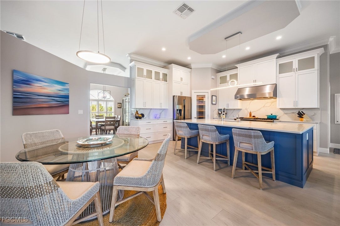 Sanibel, Florida, 33957, United States, 3 Bedrooms Bedrooms, ,5 BathroomsBathrooms,Residential,Active,1922536