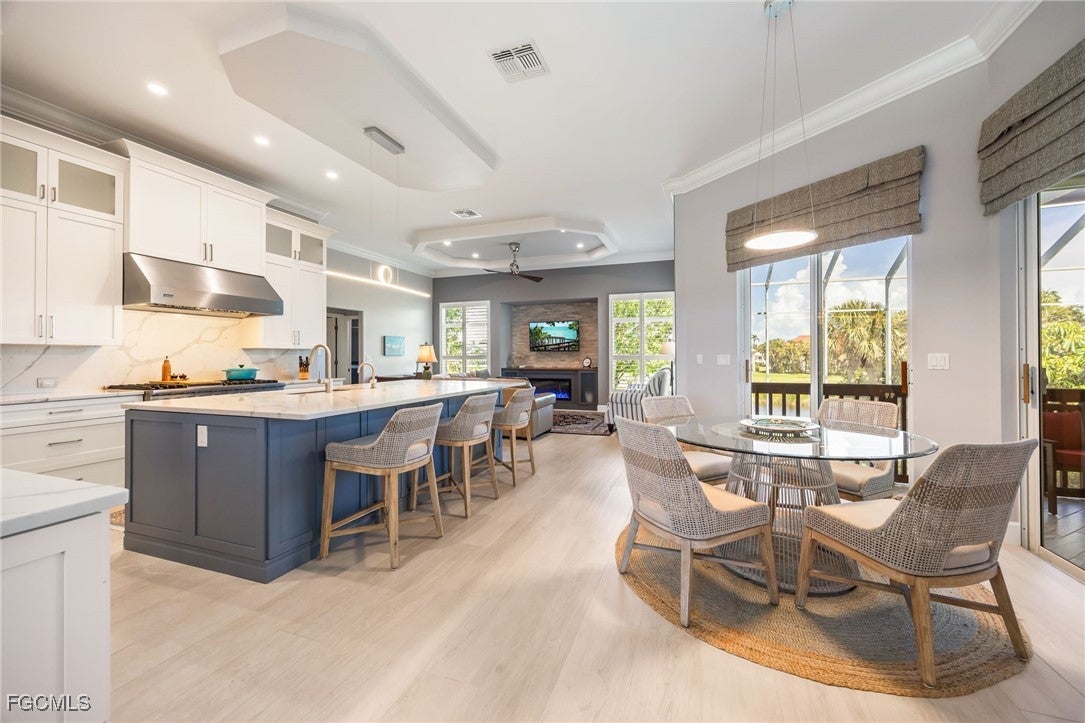 Sanibel, Florida, 33957, United States, 3 Bedrooms Bedrooms, ,5 BathroomsBathrooms,Residential,Active,1922536