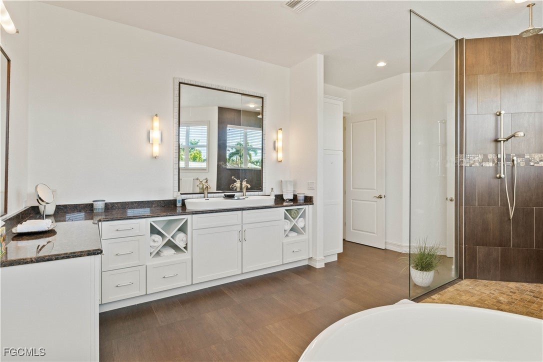 Cape Coral, Florida, 33904, United States, 4 Bedrooms Bedrooms, ,5 BathroomsBathrooms,Residential,Active,2007054