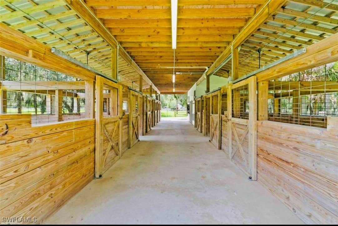 Alva, Florida, 33920, United States, 4 Bedrooms Bedrooms, ,5 BathroomsBathrooms,Residential,Active,1764865