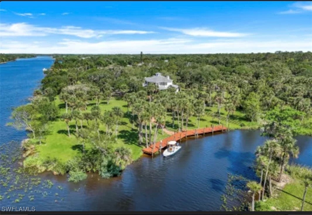 Alva, Florida, 33920, United States, 4 Bedrooms Bedrooms, ,5 BathroomsBathrooms,Residential,Active,1764865