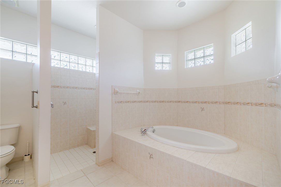 Fort Denaud, Florida, 33935, United States, 5 Bedrooms Bedrooms, ,3 BathroomsBathrooms,Residential,Active,2002349