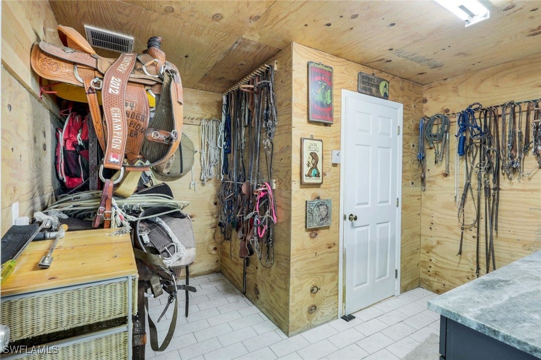 Alva, Florida, 33920, United States, 4 Bedrooms Bedrooms, ,5 BathroomsBathrooms,Residential,Active,1764865