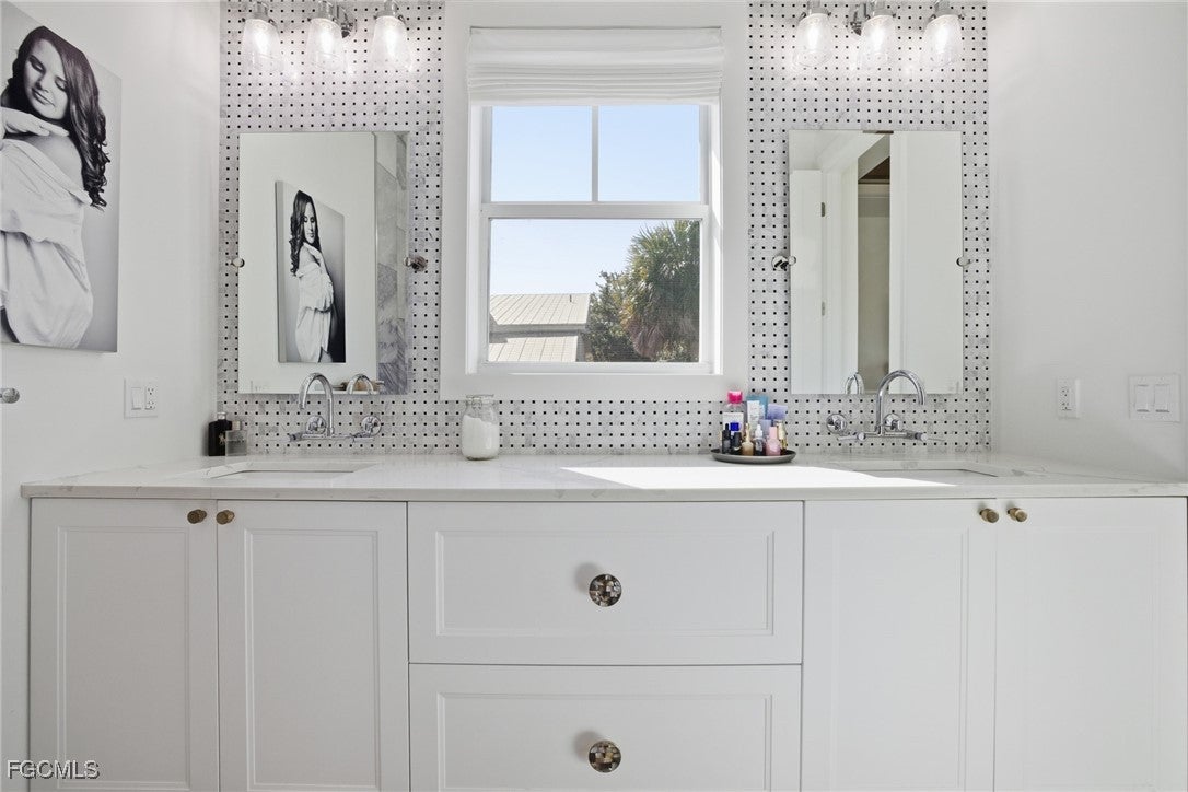 Bokeelia, Florida, 33922, United States, 4 Bedrooms Bedrooms, ,2 BathroomsBathrooms,Residential,Active,1992253