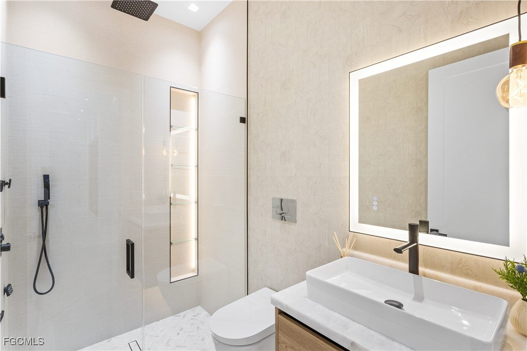 Cape Coral, Florida, 33914, United States, 4 Bedrooms Bedrooms, ,5 BathroomsBathrooms,Residential,Active,1997598