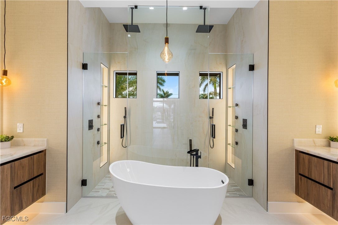 Cape Coral, Florida, 33914, United States, 4 Bedrooms Bedrooms, ,5 BathroomsBathrooms,Residential,Active,1953271