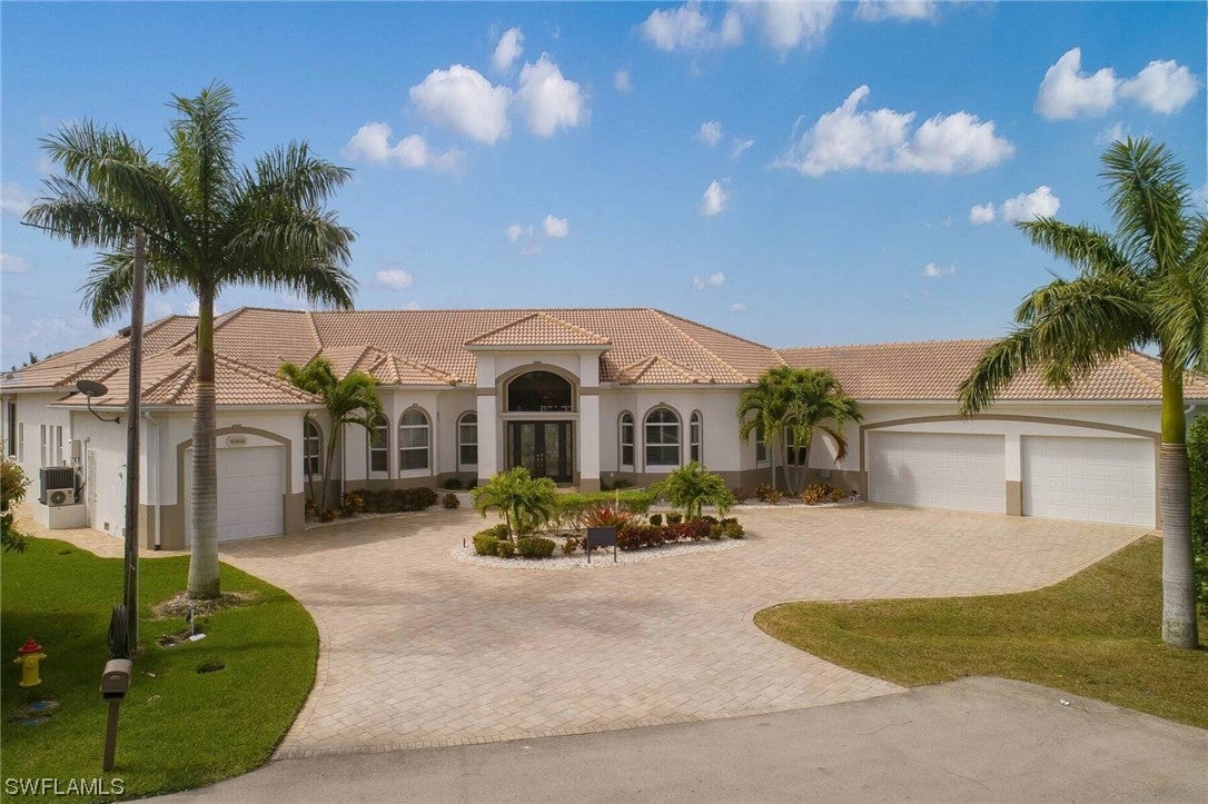 Cape Coral, Florida, 33904, United States, ,5 BathroomsBathrooms,Residential,Active,1704827