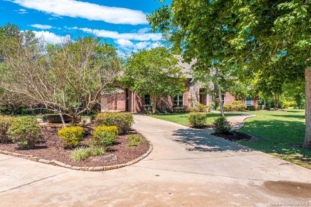 Lake Charles, Louisiana, 70611, United States, 4 Bedrooms Bedrooms, ,4 BathroomsBathrooms,Residential,Active,1990588