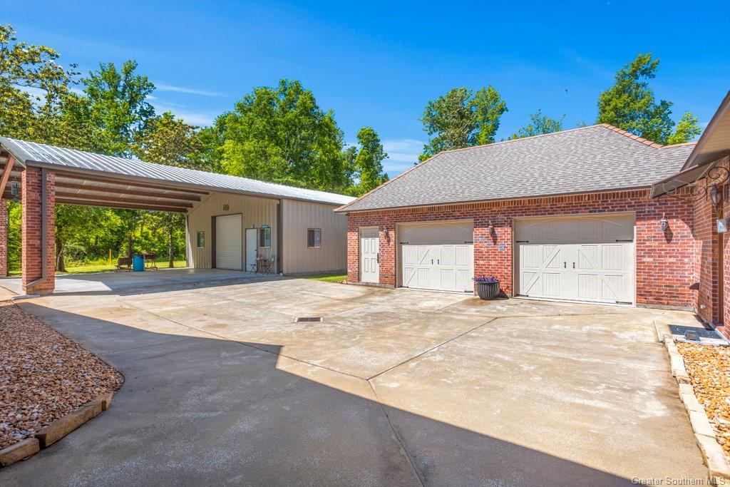 Lake Charles, Louisiana, 70611, United States, 4 Bedrooms Bedrooms, ,4 BathroomsBathrooms,Residential,Active,1990588