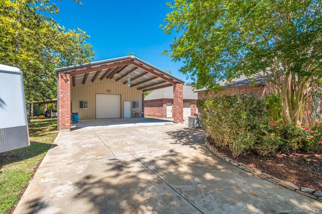 Lake Charles, Louisiana, 70611, United States, 4 Bedrooms Bedrooms, ,4 BathroomsBathrooms,Residential,Active,1990588