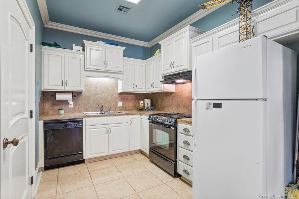 Lake Charles, Louisiana, 70611, United States, 4 Bedrooms Bedrooms, ,4 BathroomsBathrooms,Residential,Active,1990588