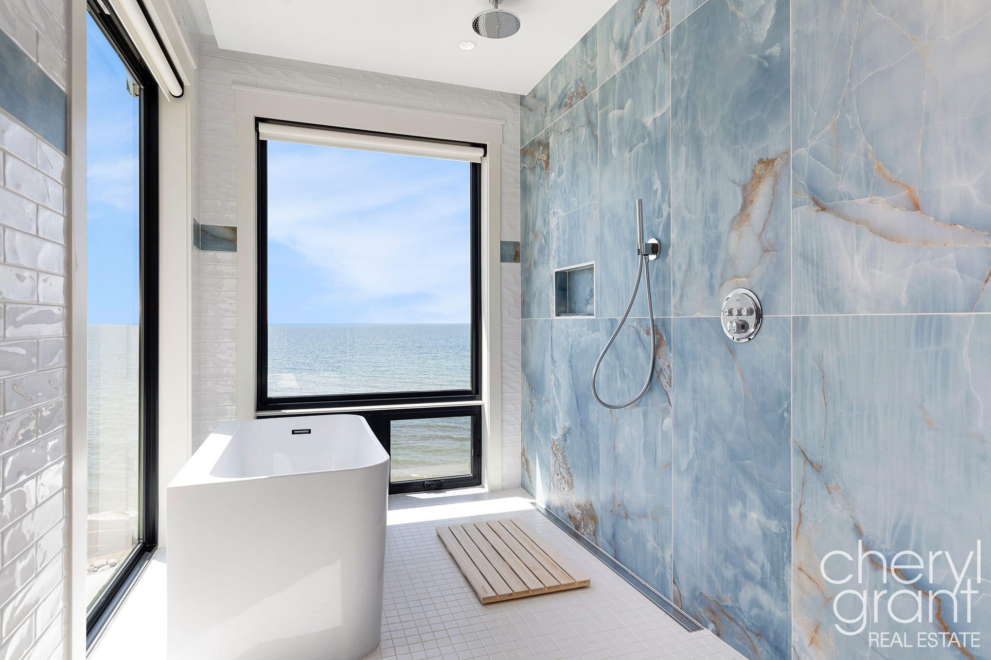 Fennville, Michigan, 49408, United States, 3 Bedrooms Bedrooms, ,4 BathroomsBathrooms,Residential,Active,1929432