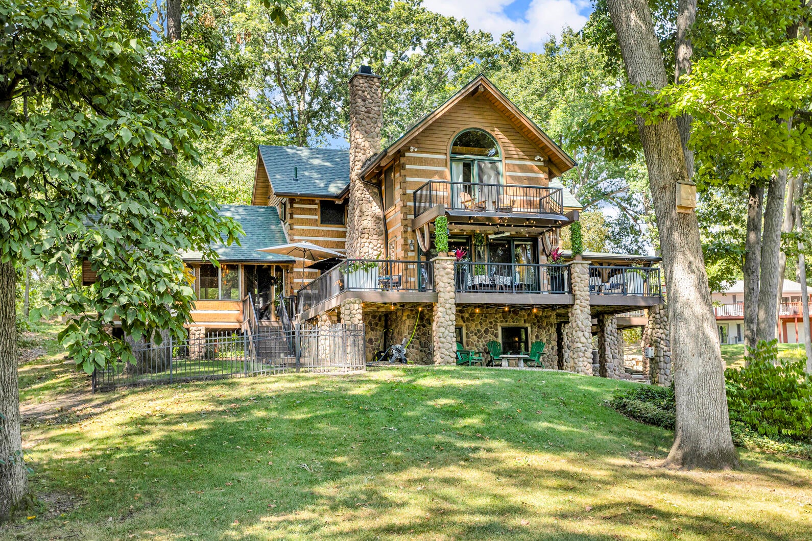 Horton, Michigan, 49246, United States, 5 Bedrooms Bedrooms, ,3 BathroomsBathrooms,Residential,Active,1944098