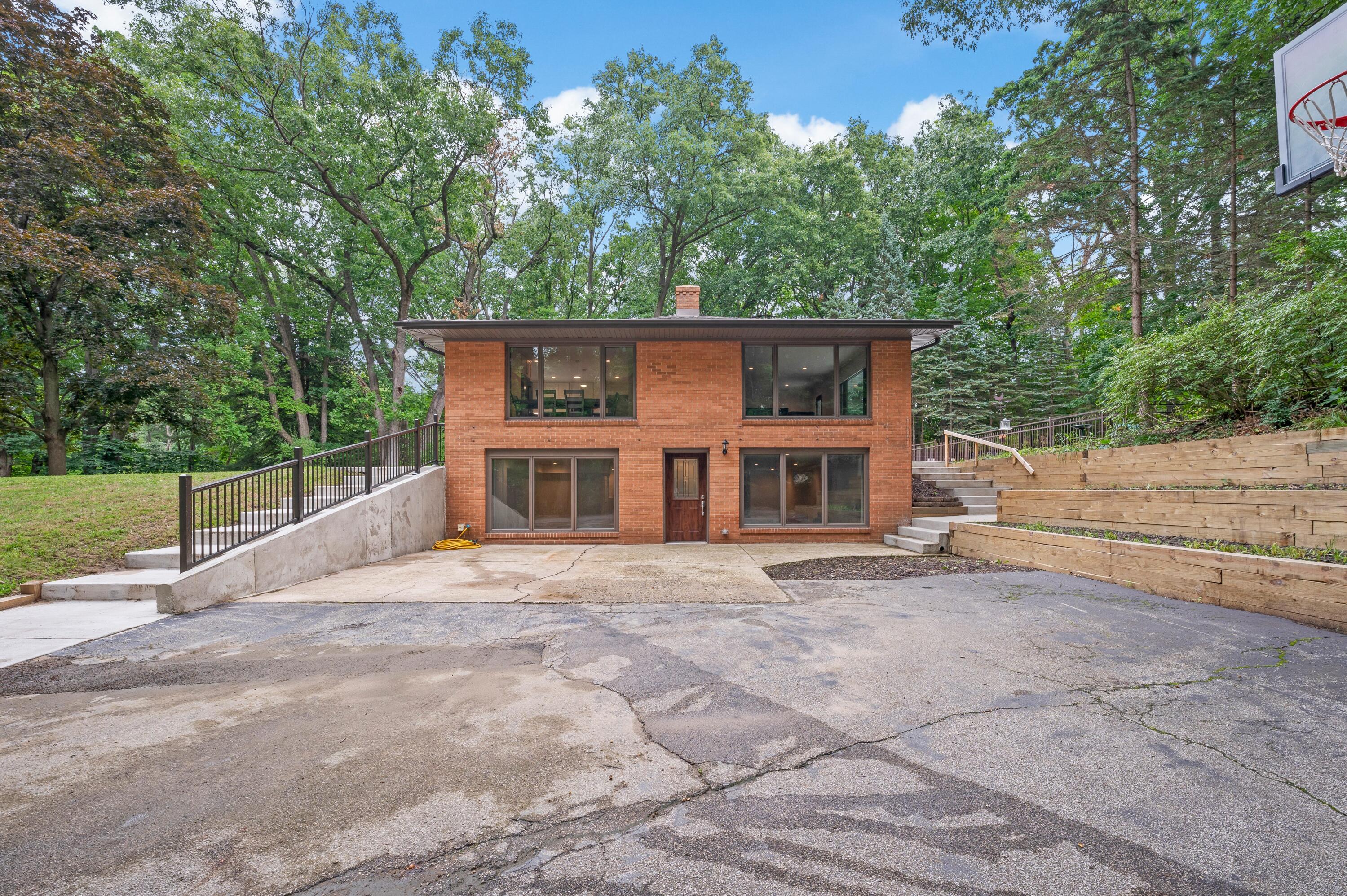 Bridgman, Michigan, 49106, United States, 5 Bedrooms Bedrooms, ,3 BathroomsBathrooms,Residential,Active,1922345
