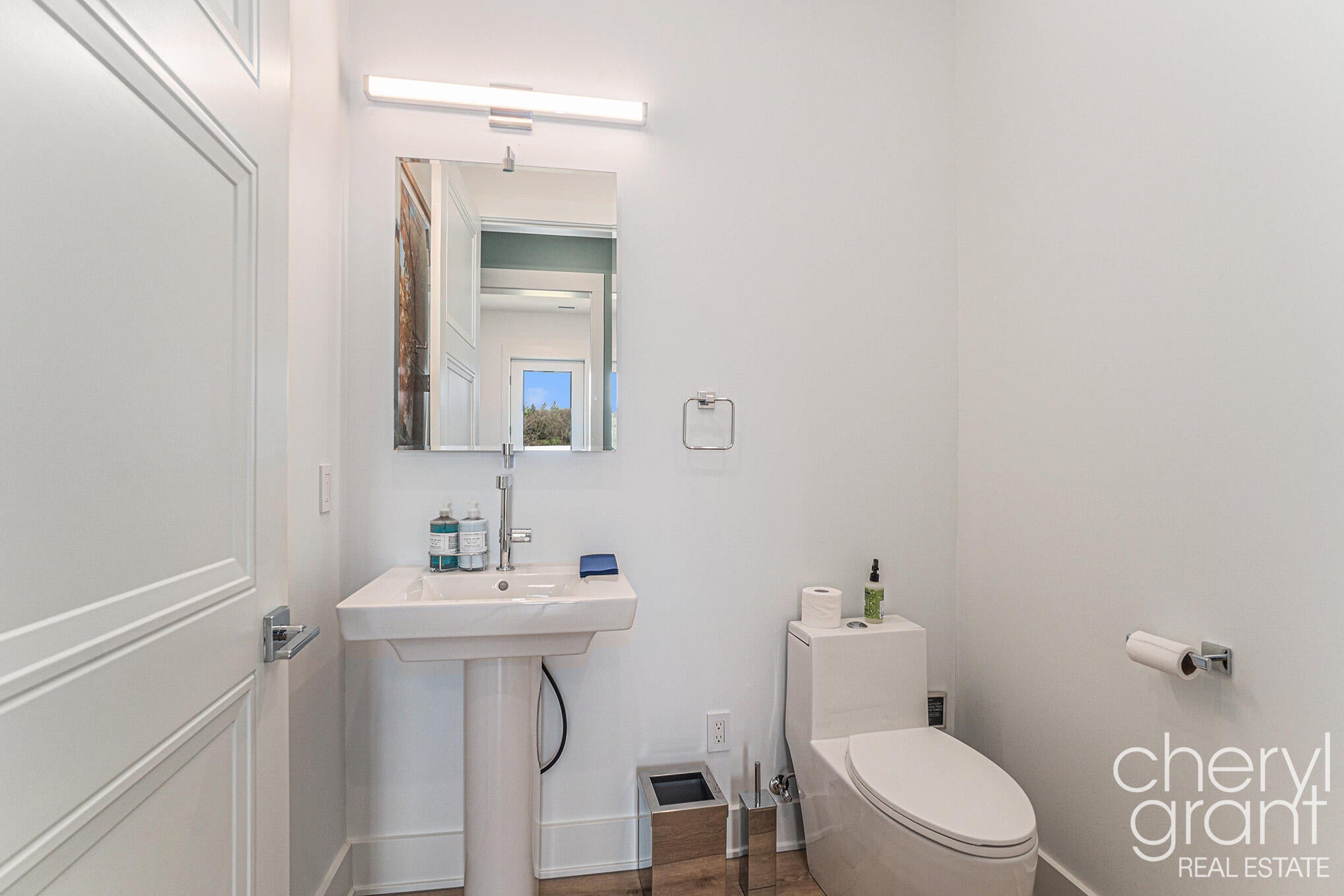 Fennville, Michigan, 49408, United States, 4 Bedrooms Bedrooms, ,4 BathroomsBathrooms,Residential,Active,1964494