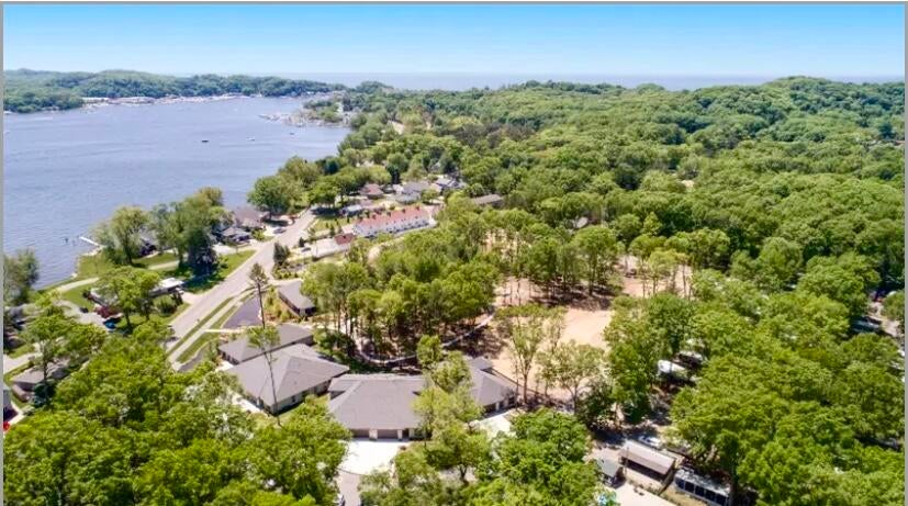 Holland, Michigan, 49424, United States, 3 Bedrooms Bedrooms, ,3 BathroomsBathrooms,Residential,Active,1970962