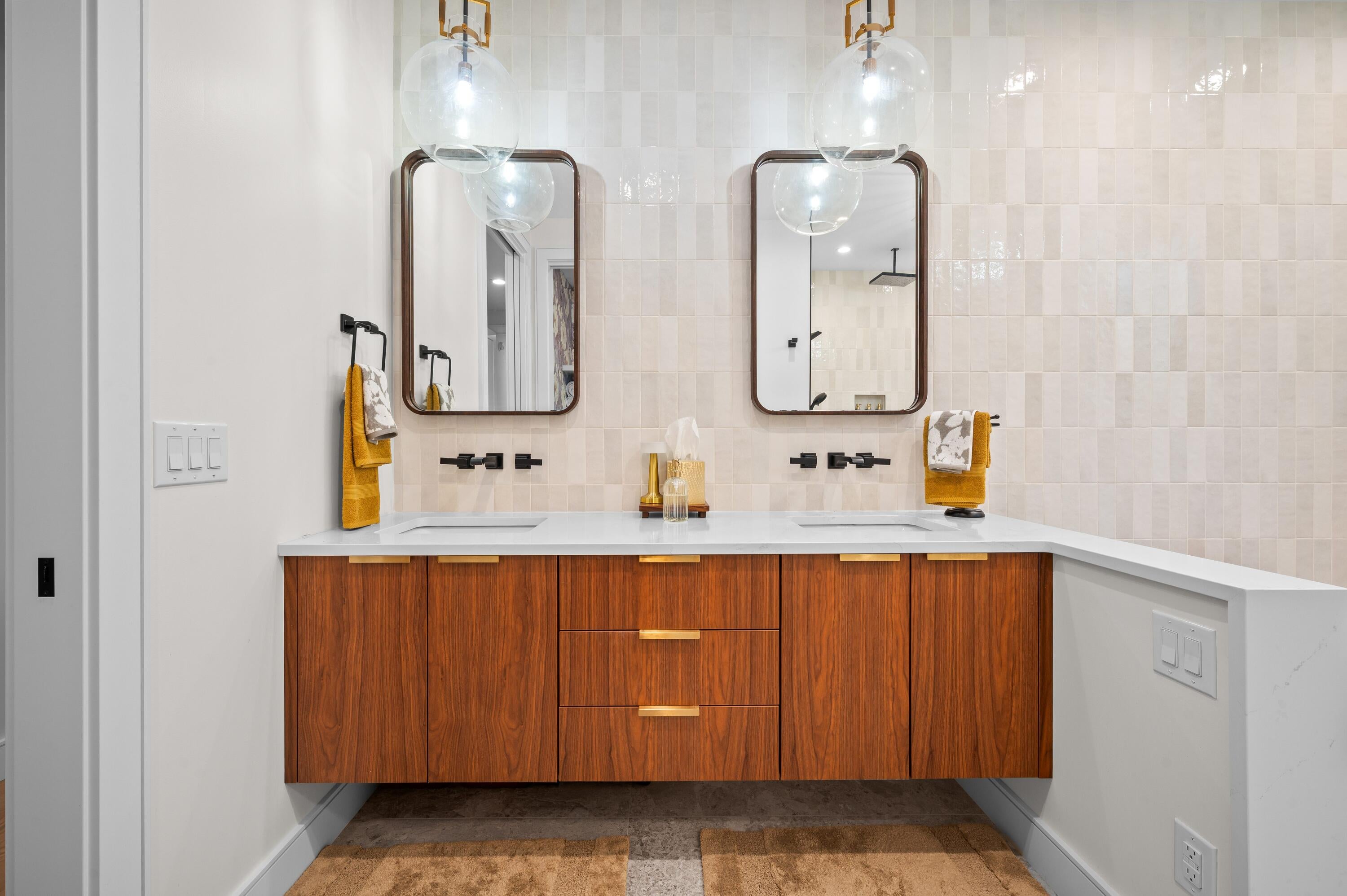 St. Joseph, Michigan, 49085, United States, 6 Bedrooms Bedrooms, ,6 BathroomsBathrooms,Residential,Active,1985598