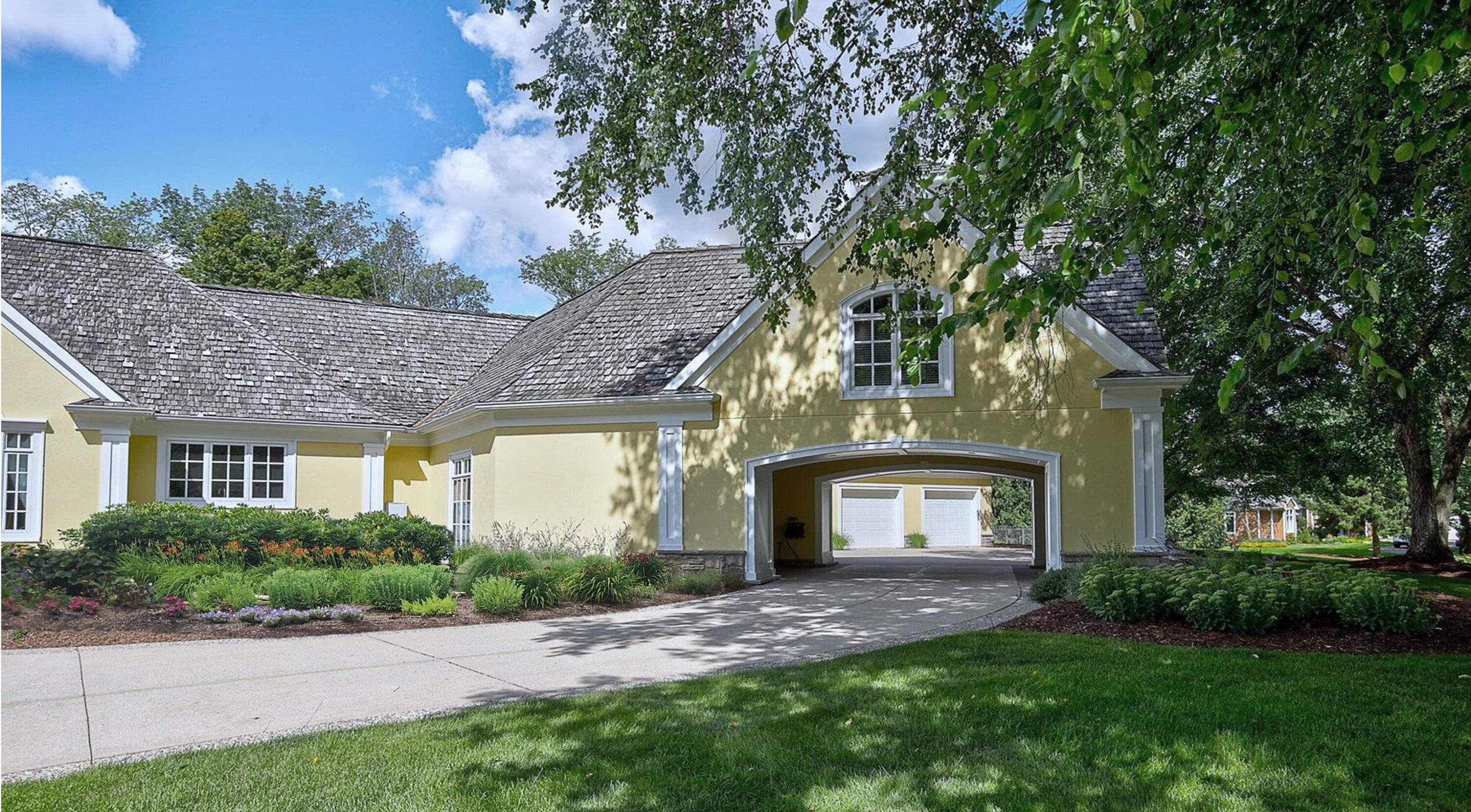 Grandville, Michigan, 49418, United States, 6 Bedrooms Bedrooms, ,9 BathroomsBathrooms,Residential,Active,1988461