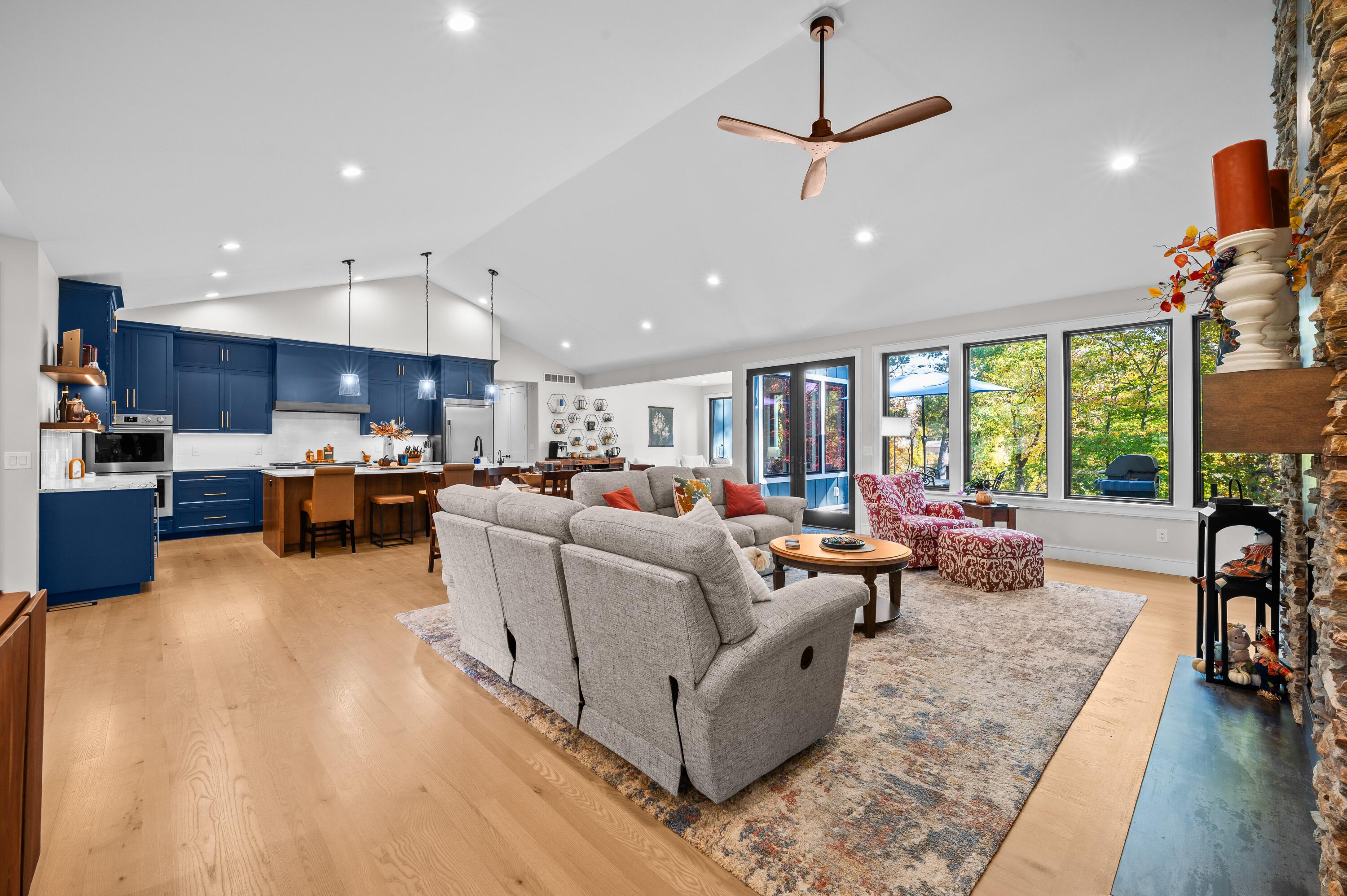 St. Joseph, Michigan, 49085, United States, 6 Bedrooms Bedrooms, ,6 BathroomsBathrooms,Residential,Active,1985598