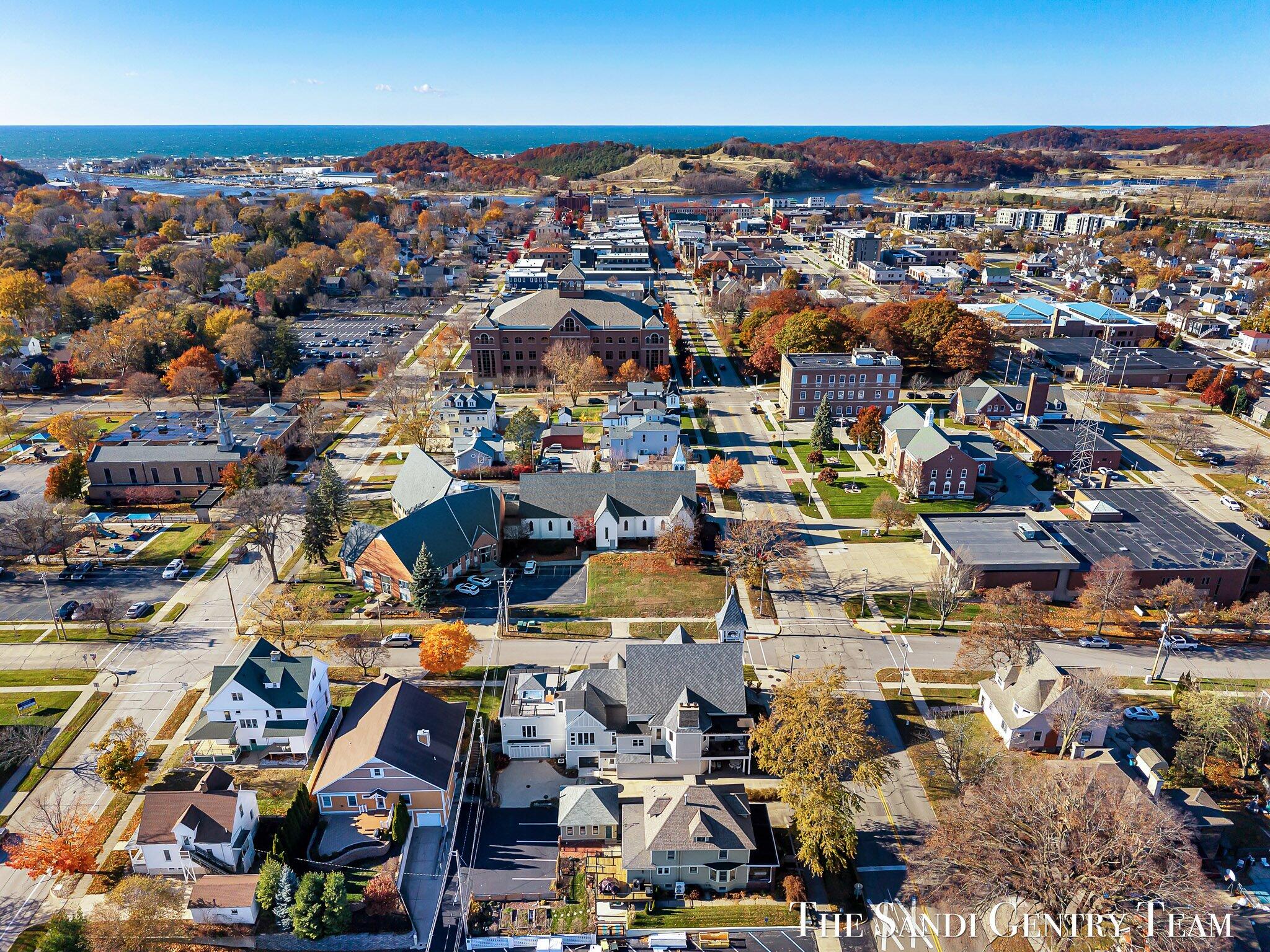 Grand Haven, Michigan, 49417, United States, 3 Bedrooms Bedrooms, ,6 BathroomsBathrooms,Residential,Active,1972168
